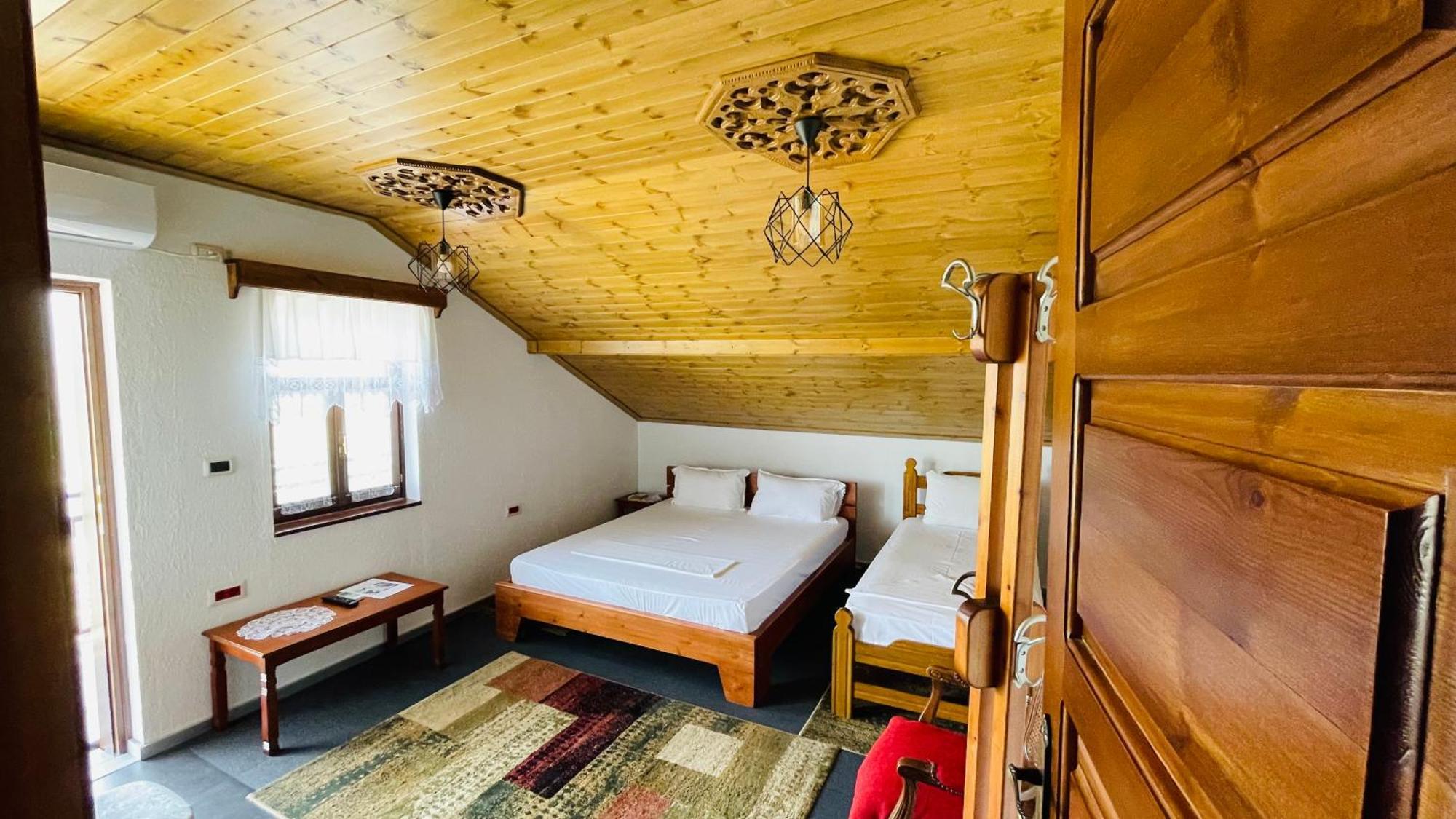 Pensjonat Denis House 1930 Gjirokastra